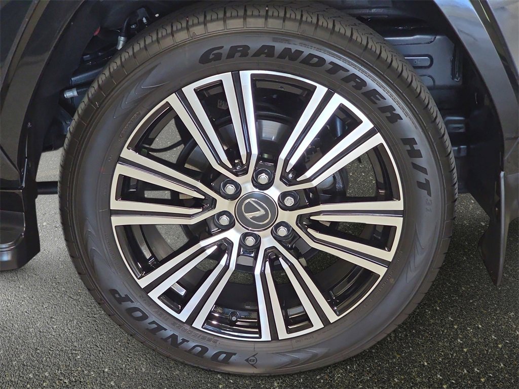 Certified 2025 Lexus LX 600 4WD w/ Luxury Package image 37