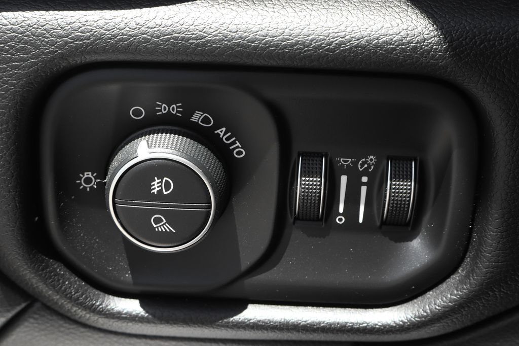 Used 2022 RAM 2500 Laramie AWD/4WD image 25