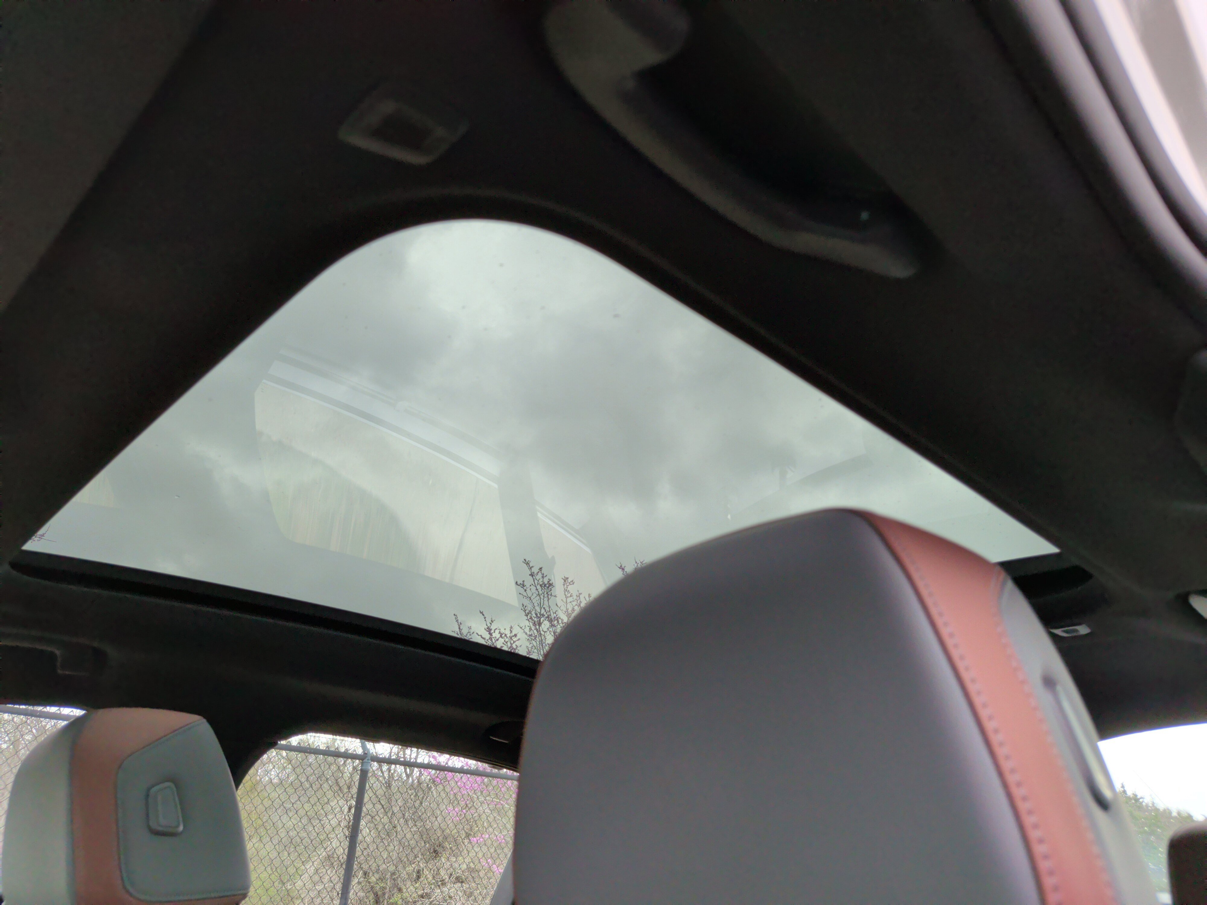 Certified 2025 BMW 550e xDrive w/ Executive Package image 31