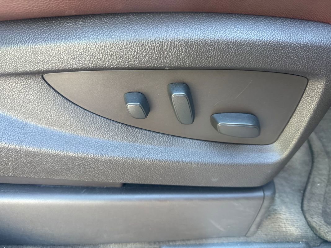 Used 2015 Chevrolet Tahoe LTZ image 14