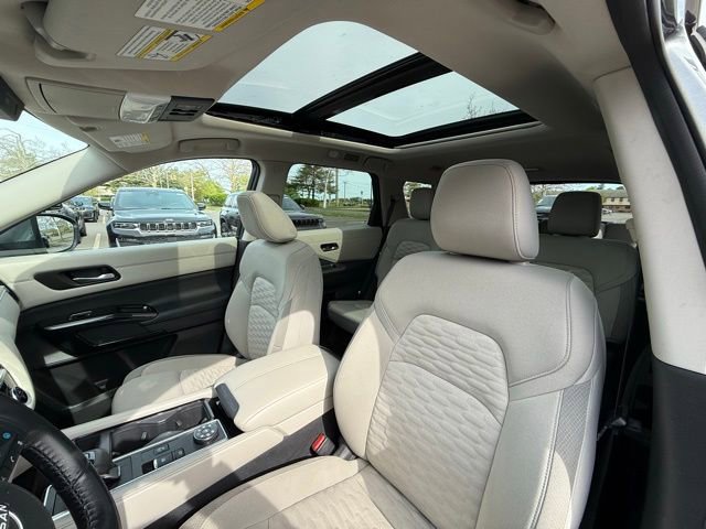 Used 2022 Nissan Pathfinder SV w/ SV Premium Package AWD/4WD image 23