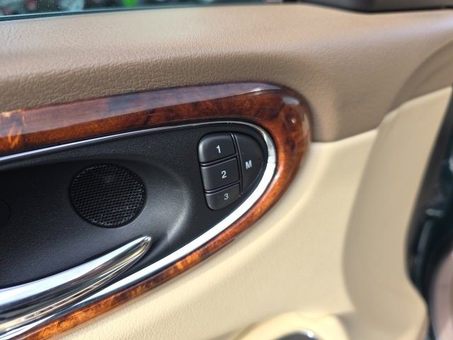 Used 2007 Jaguar XJ8 image 14