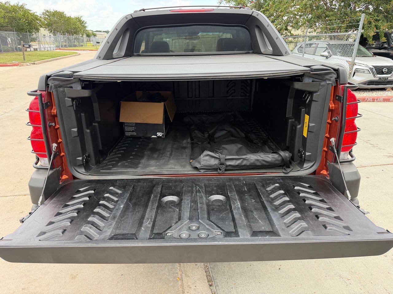 Used 2005 Chevrolet Avalanche 2500 w/ Preferred Equipment Group AWD/4WD image 19