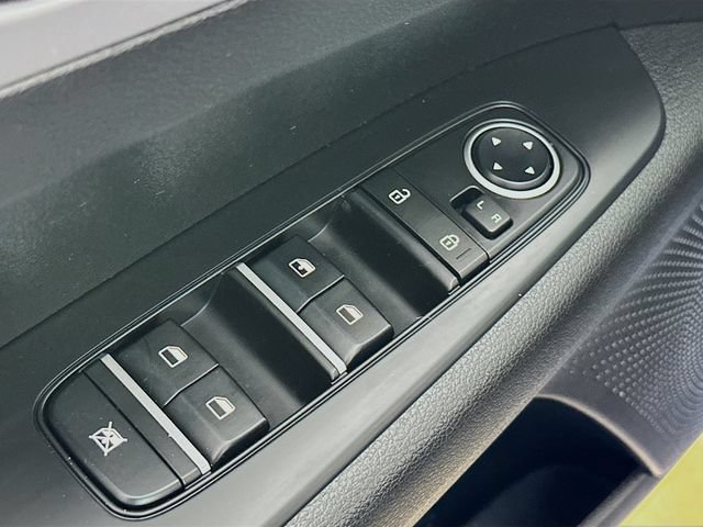 Used 2023 Kia Forte LXS w/ LXS Technology Package FWD image 7