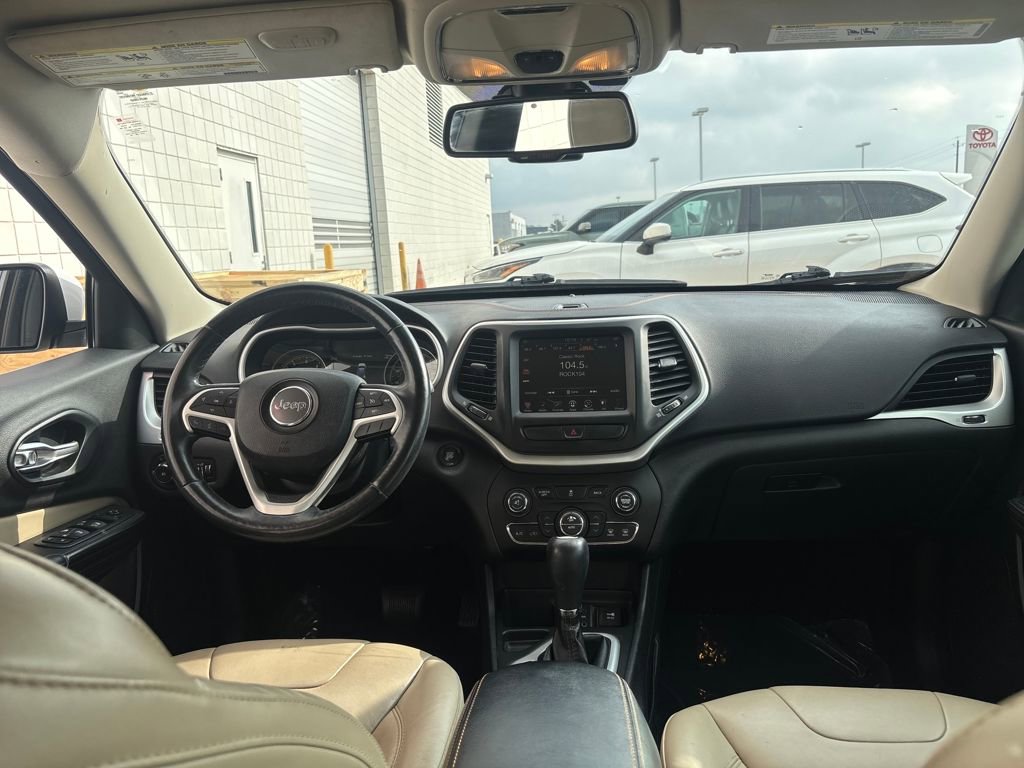 Used 2016 Jeep Cherokee Limited image 28