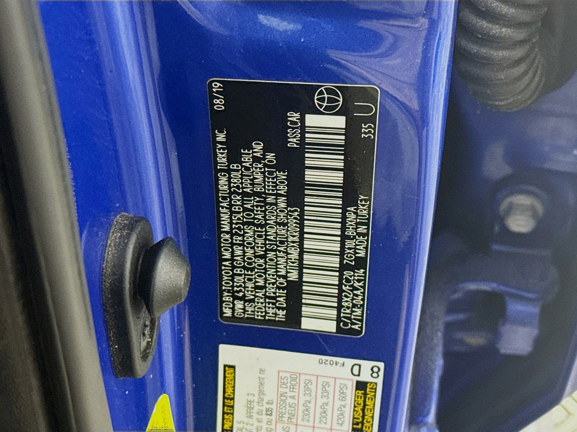 Used 2019 Toyota C-HR LE image 39