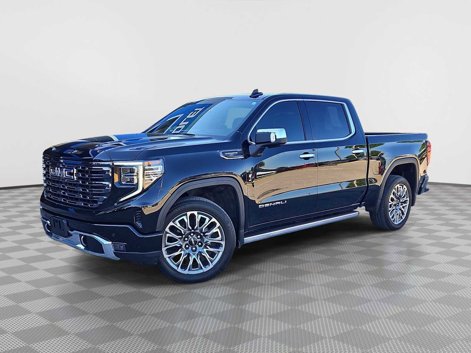 Certified 2025 GMC Sierra 1500 Denali Ultimate AWD/4WD image 1