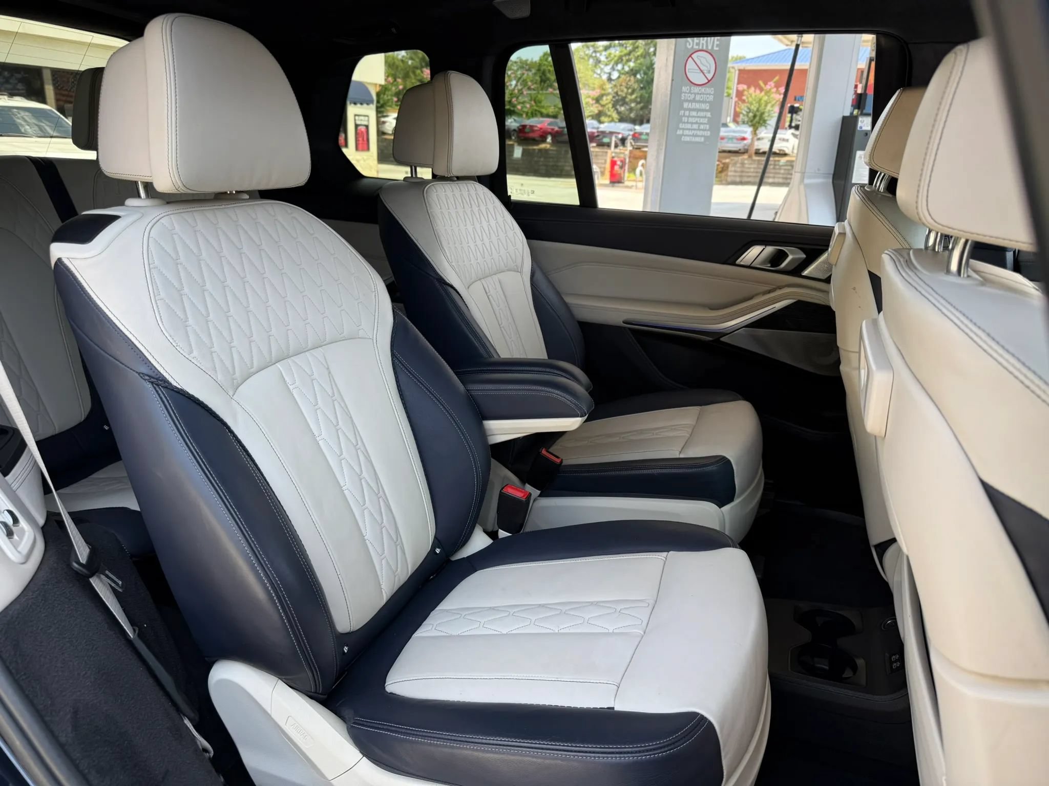 Used 2019 BMW X7 xDrive50i w/ M Sport Package AWD/4WD image 27