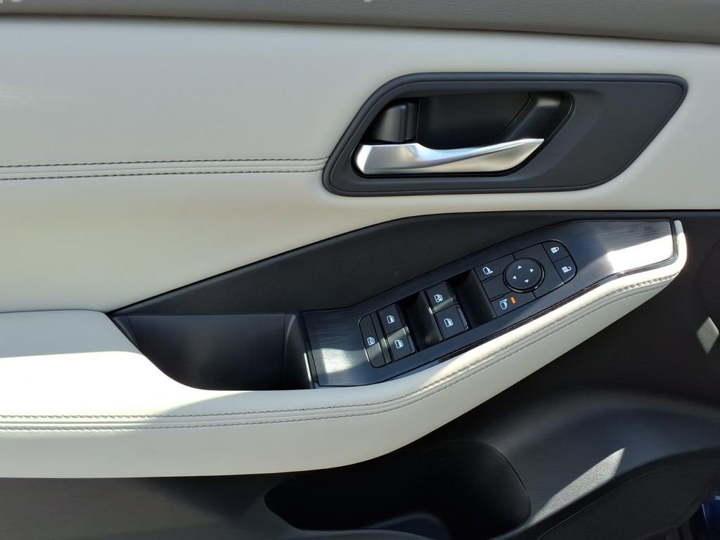New 2026 Nissan Rogue SV FWD image 14