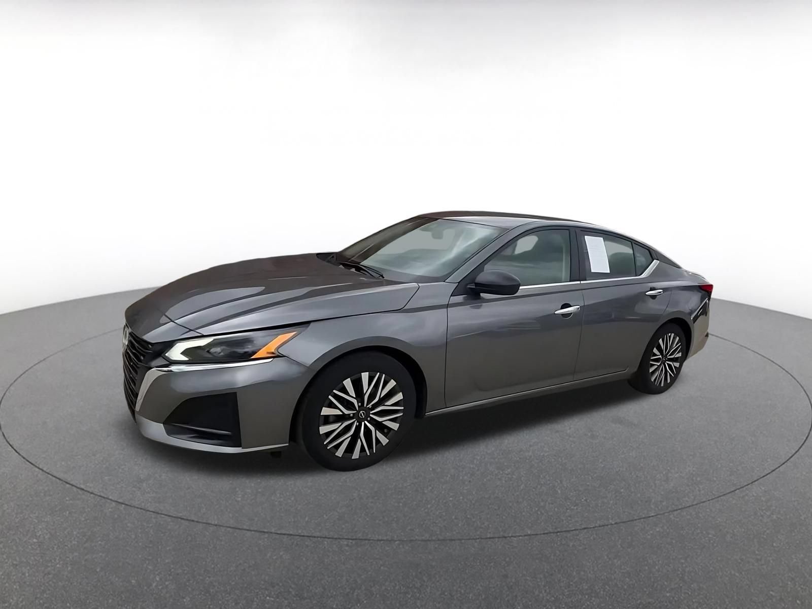 Used 2025 Nissan Altima 2.5 SV FWD image 6