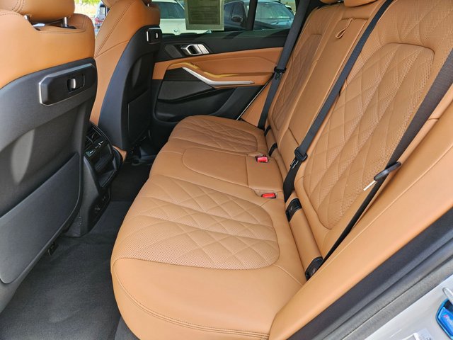 Certified 2024 BMW X5 xDrive40i w/ Premium Package AWD/4WD image 17