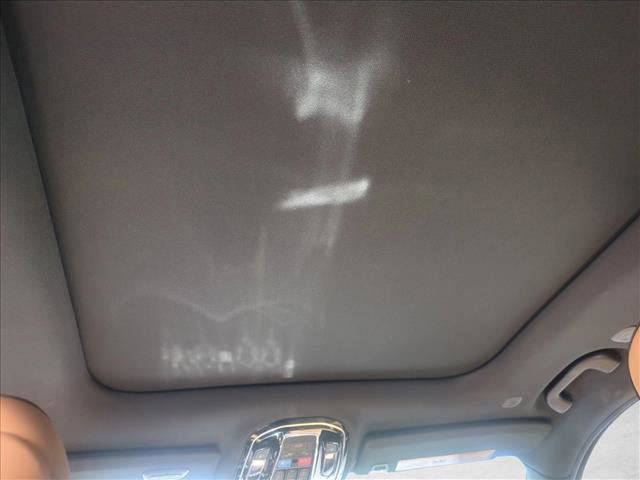 Used 2023 Jeep Grand Cherokee L Summit w/ Luxury Tech Group V image 16