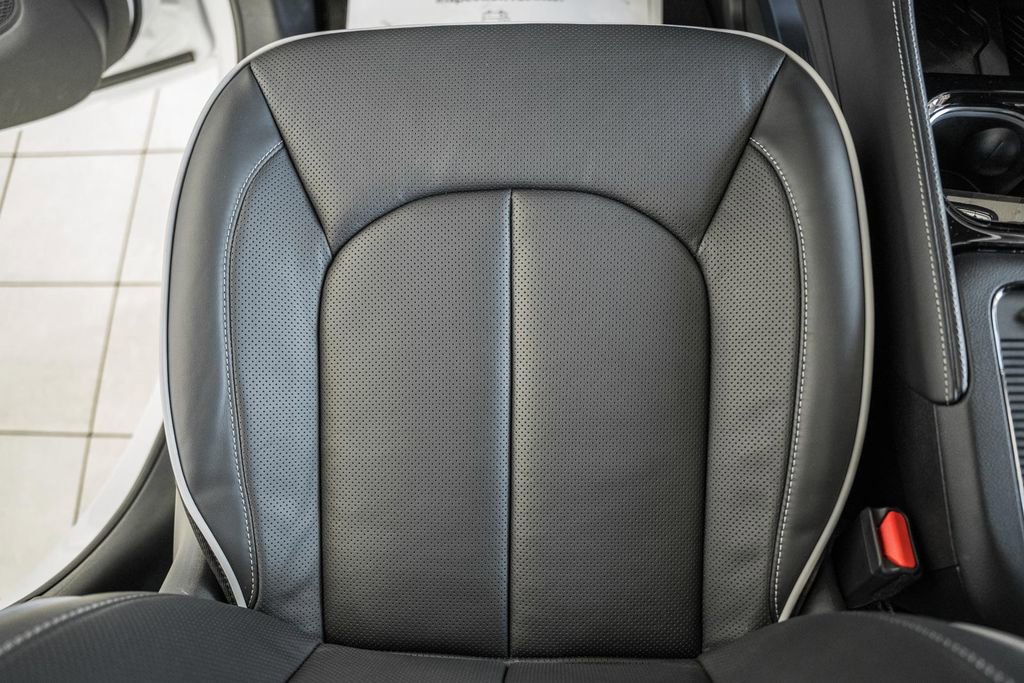 New 2026 Chrysler Pacifica Limited w/ Uconnect Theater Family Group image 29