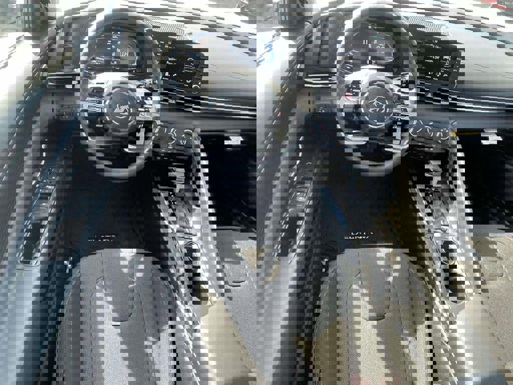 New 2026 Hyundai Elantra SE image 27