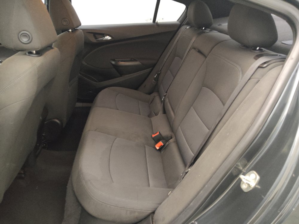 Used 2018 Chevrolet Cruze LT w/ Convenience Package FWD image 18