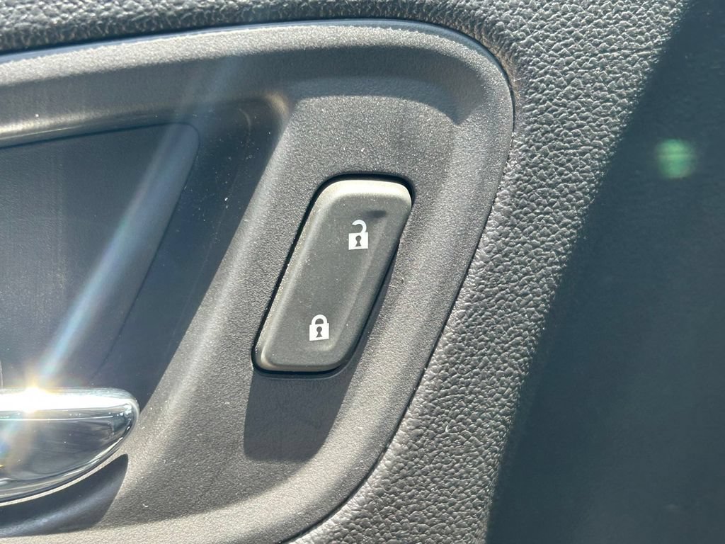 Used 2020 GMC Canyon SLE w/ Elevation Edition RWD image 24