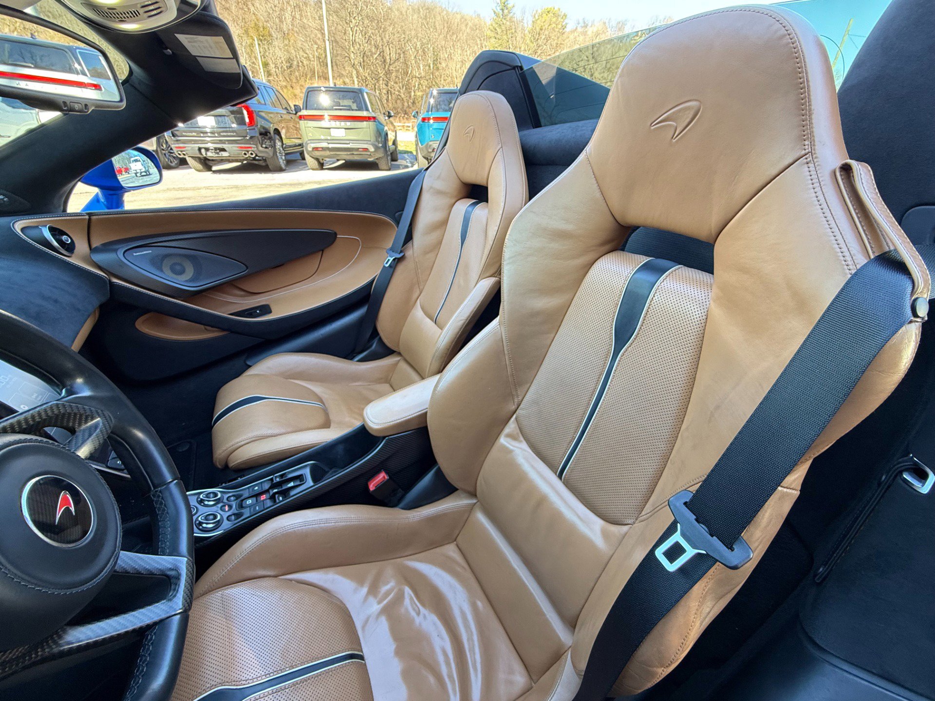 Used 2018 McLaren 570S Spider image 33