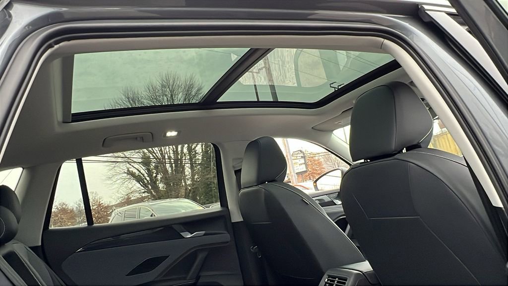 New 2026 Volkswagen Tiguan SE image 15