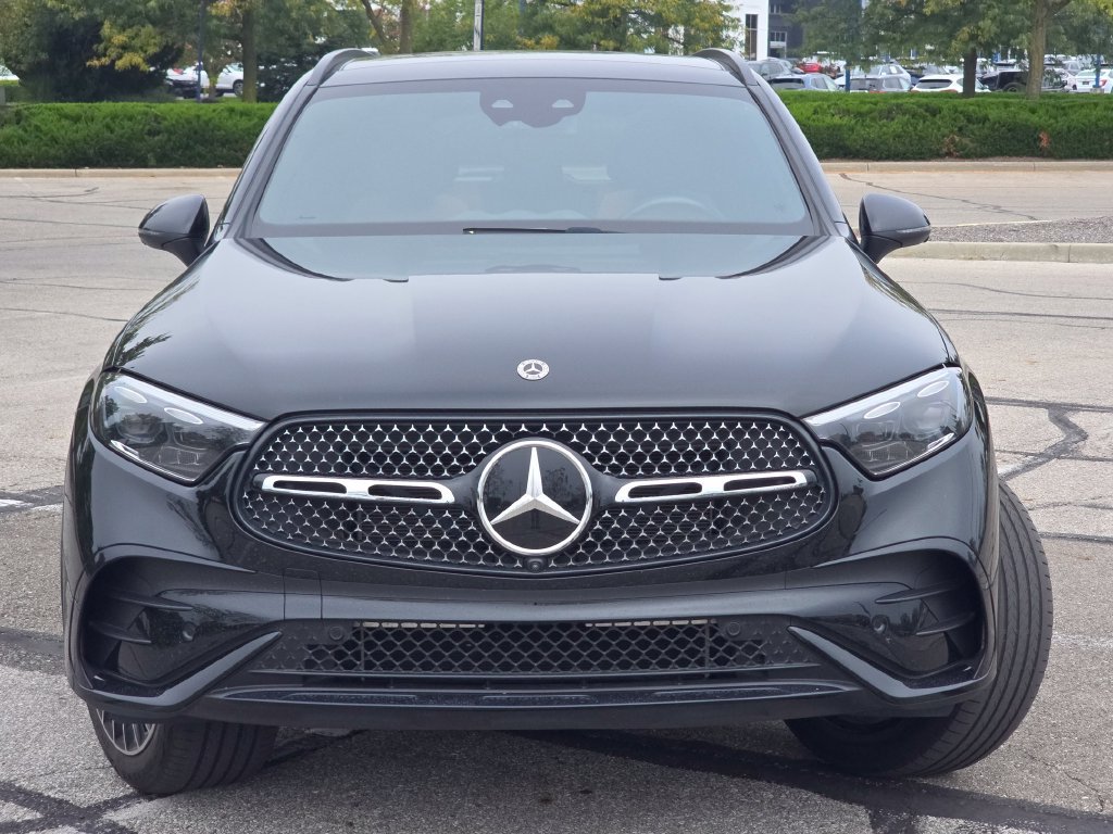 Used 2025 Mercedes-Benz GLC 350e 4MATIC image 12