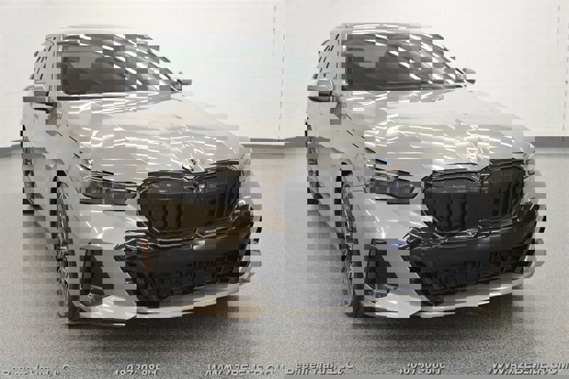 Used 2024 BMW 530i w/ M Sport Package image 6