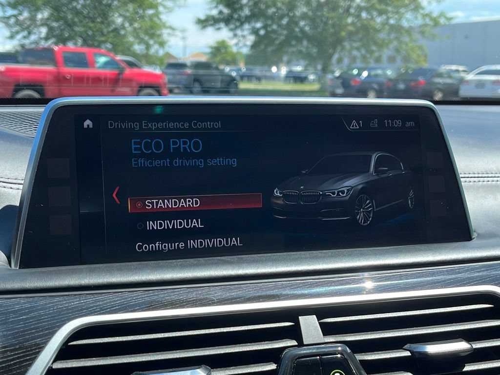 Used 2018 BMW 750i xDrive AWD/4WD image 43