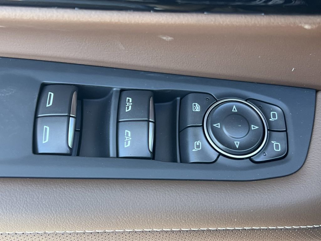 New 2026 Chevrolet Suburban High Country image 17