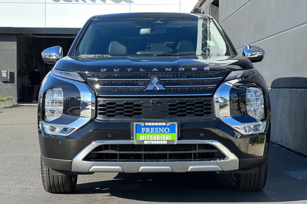 New 2025 Mitsubishi Outlander SE image 10