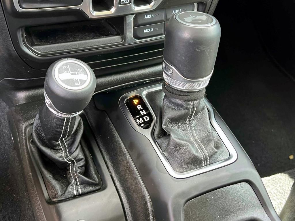 Used 2022 Jeep Wrangler Unlimited Sahara w/ Dual Top Group image 21