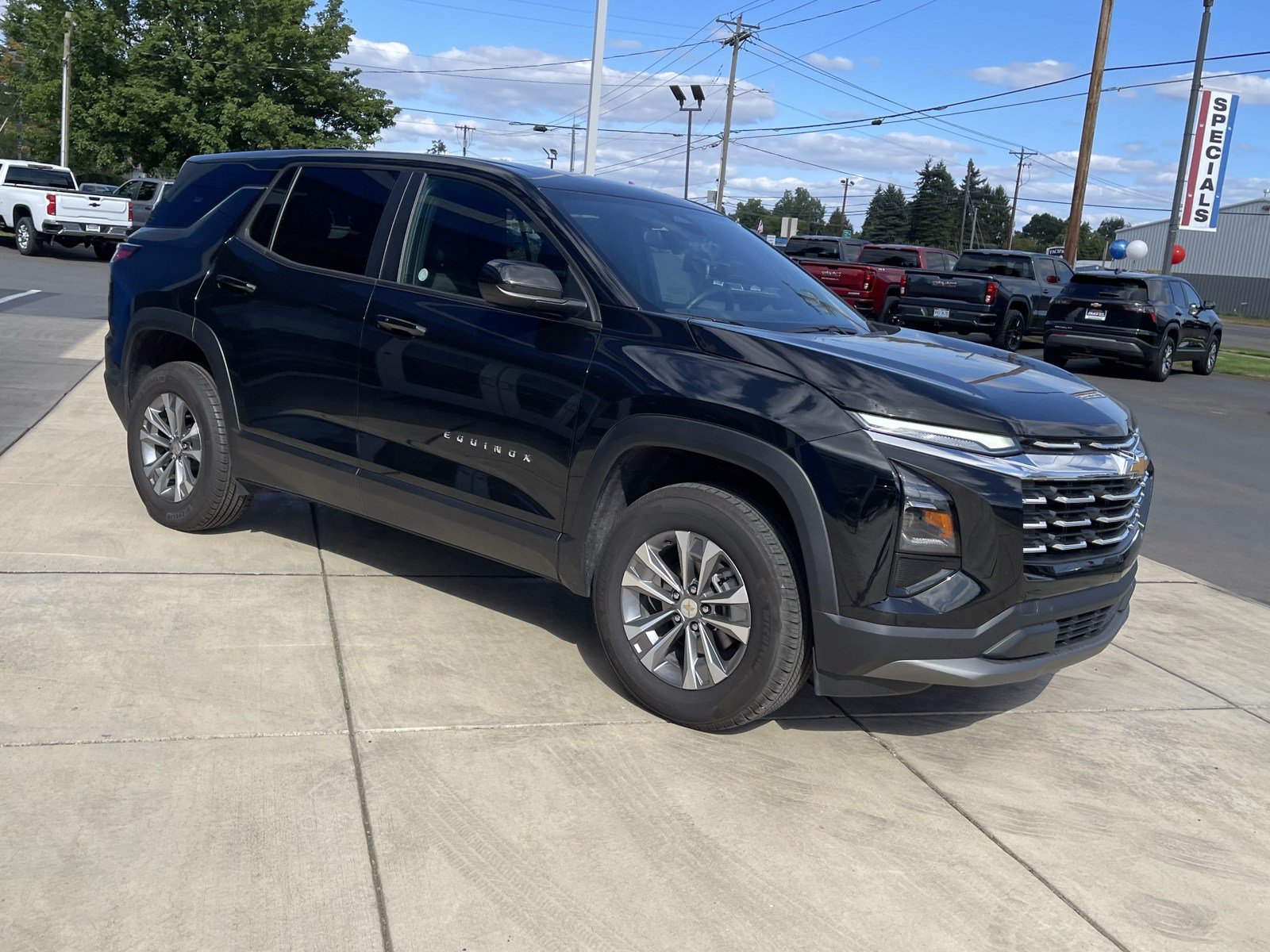 Used 2026 Chevrolet Equinox LT AWD/4WD image 7
