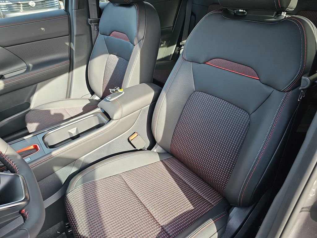 New 2026 Nissan Kicks SR FWD image 19