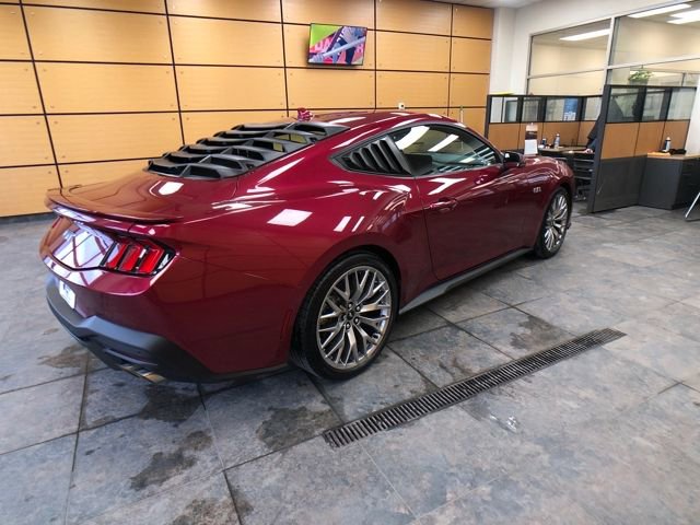 Used 2025 Ford Mustang GT Premium image 7