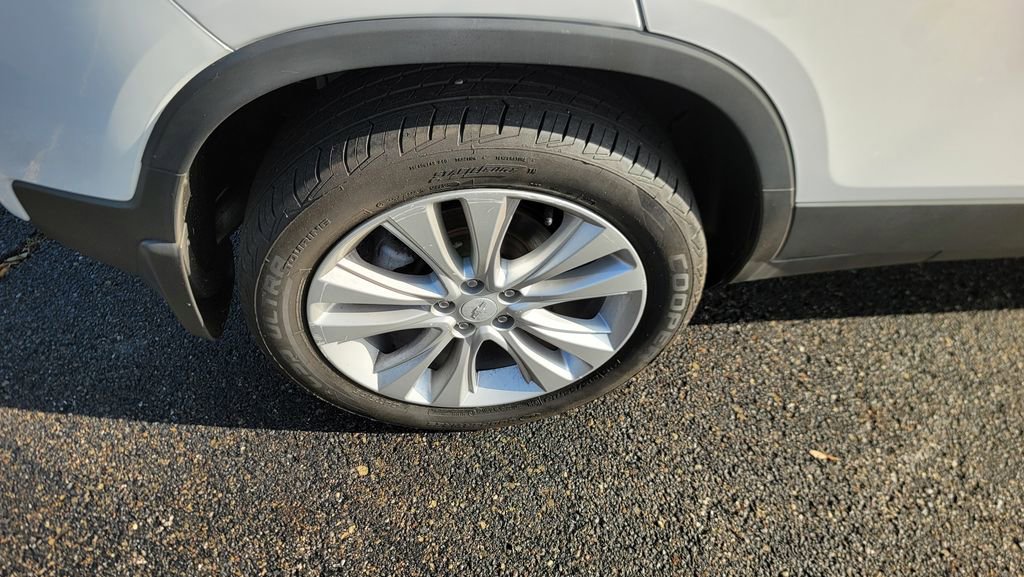 Used 2018 Chevrolet Trax Premier w/ LPO, Cargo Package image 13