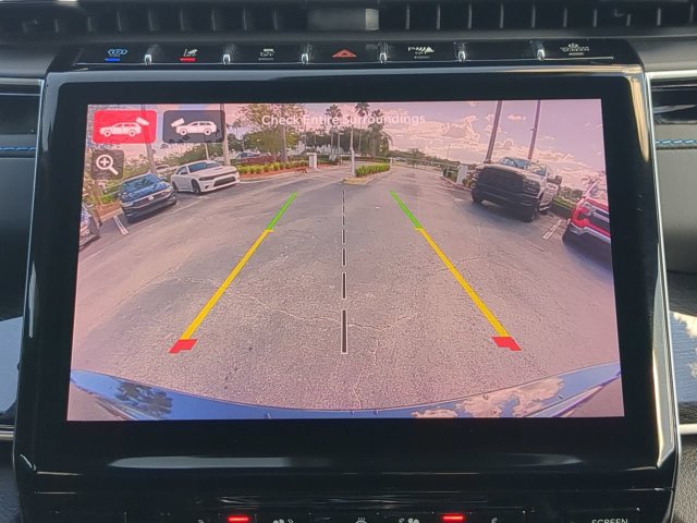 Used 2022 Jeep Grand Cherokee Trailhawk AWD/4WD image 25