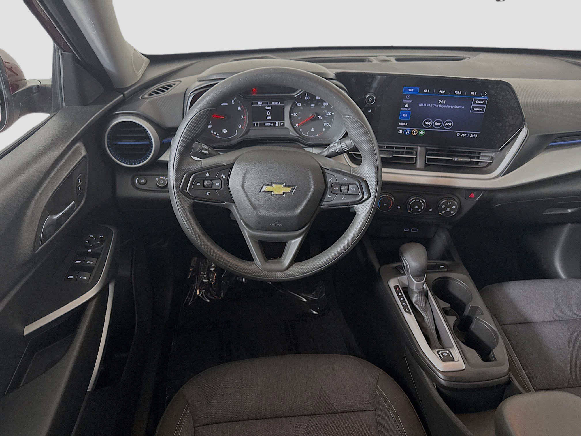 Used 2024 Chevrolet Trax LS w/ LS Convenience Package FWD image 17