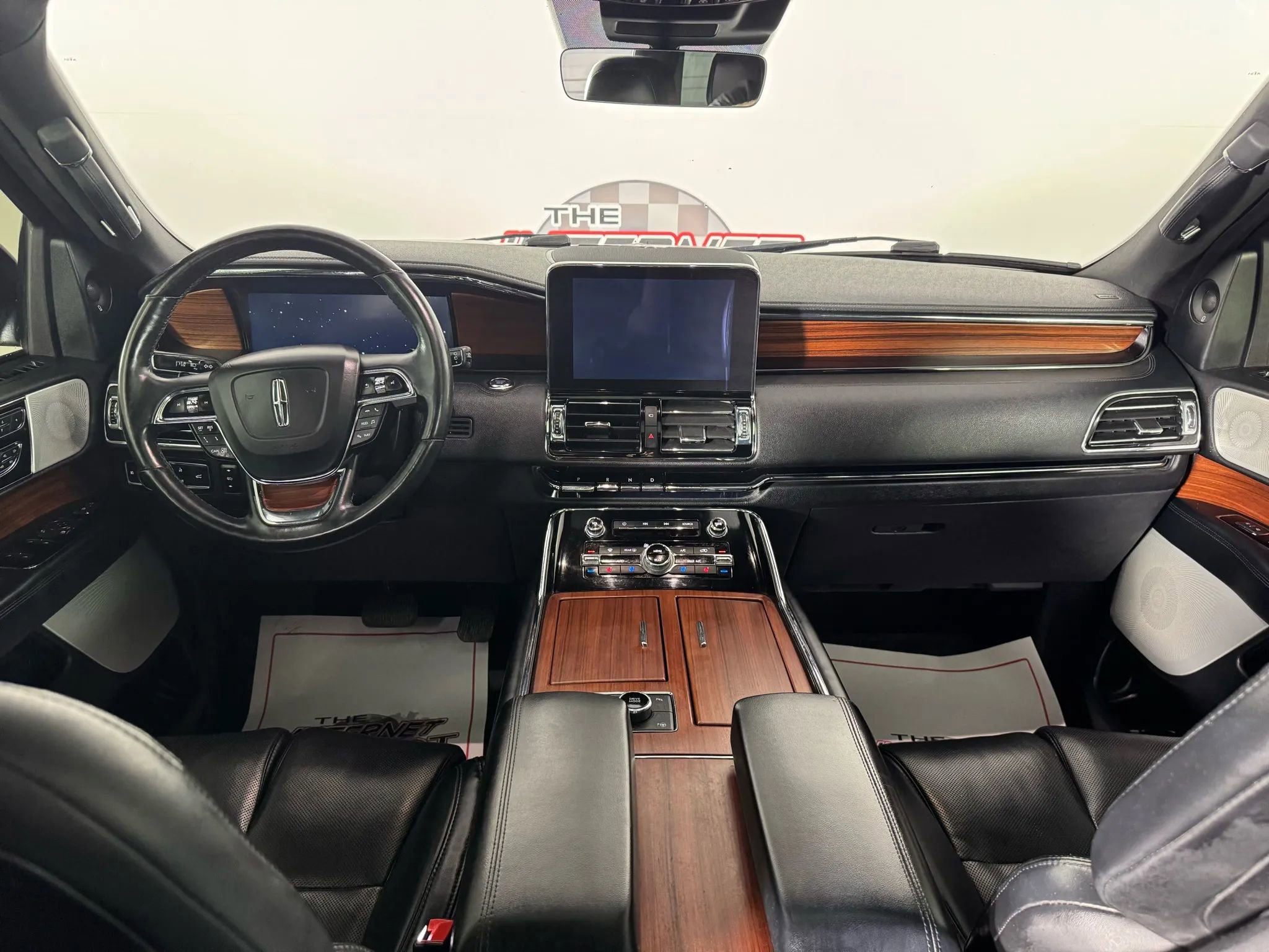 Used 2020 Lincoln Navigator L Reserve w/ Equipment Group 208A Reserve image 11