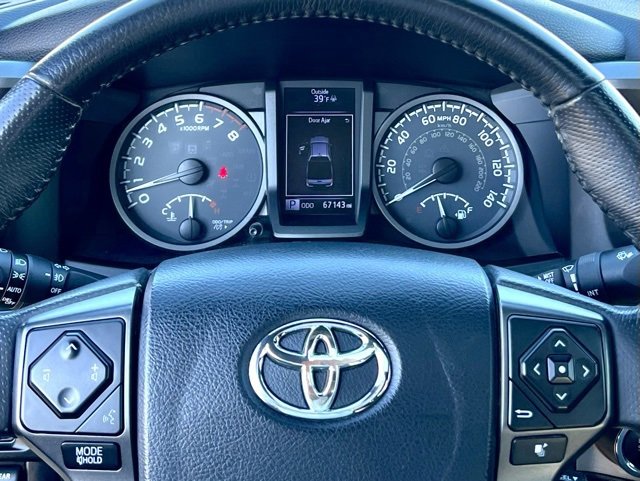 Used 2017 Toyota Tacoma TRD Sport image 19