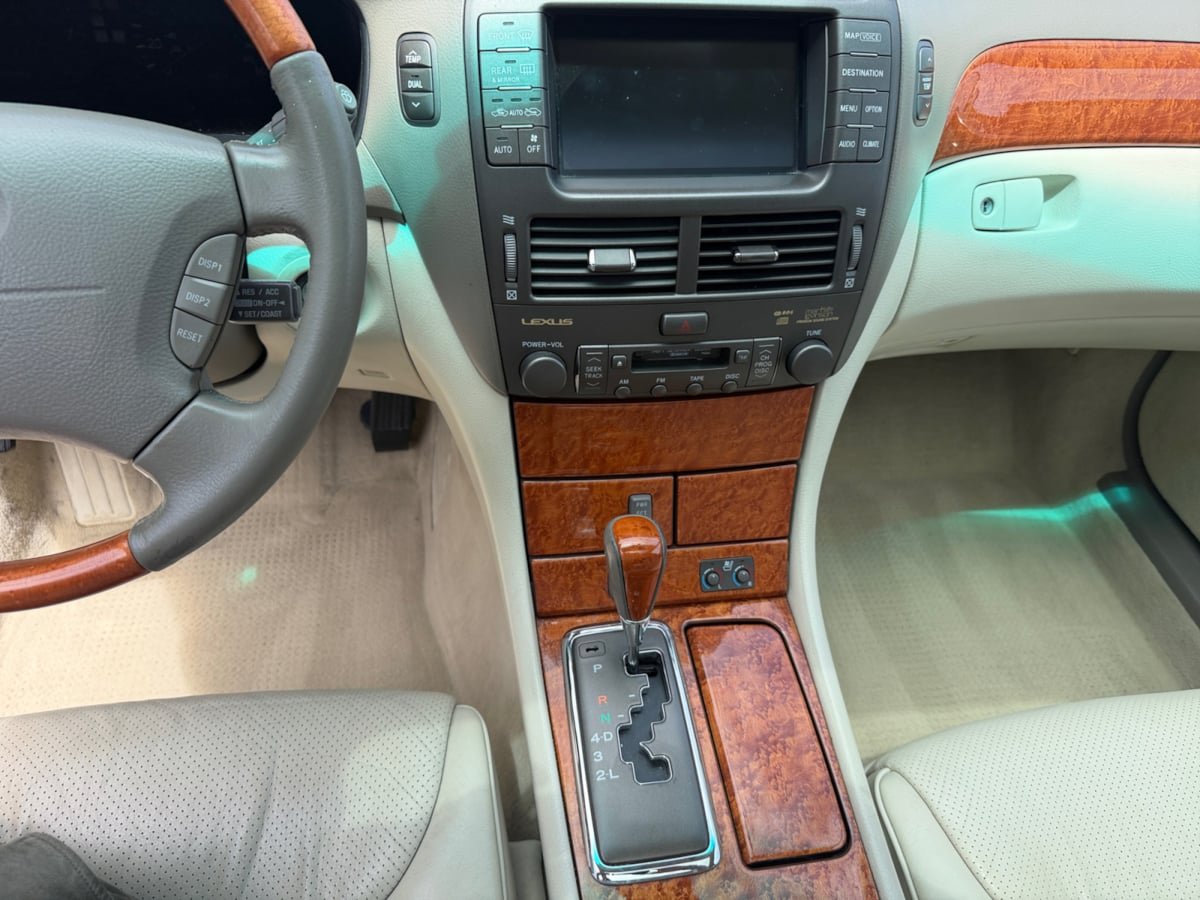 Used 2003 Lexus LS 430 w/ Navigation/Mark Levinson Pkg RWD image 12