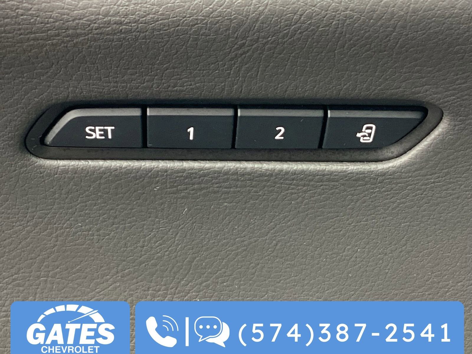 Used 2025 Cadillac XT6 Premium Luxury image 33