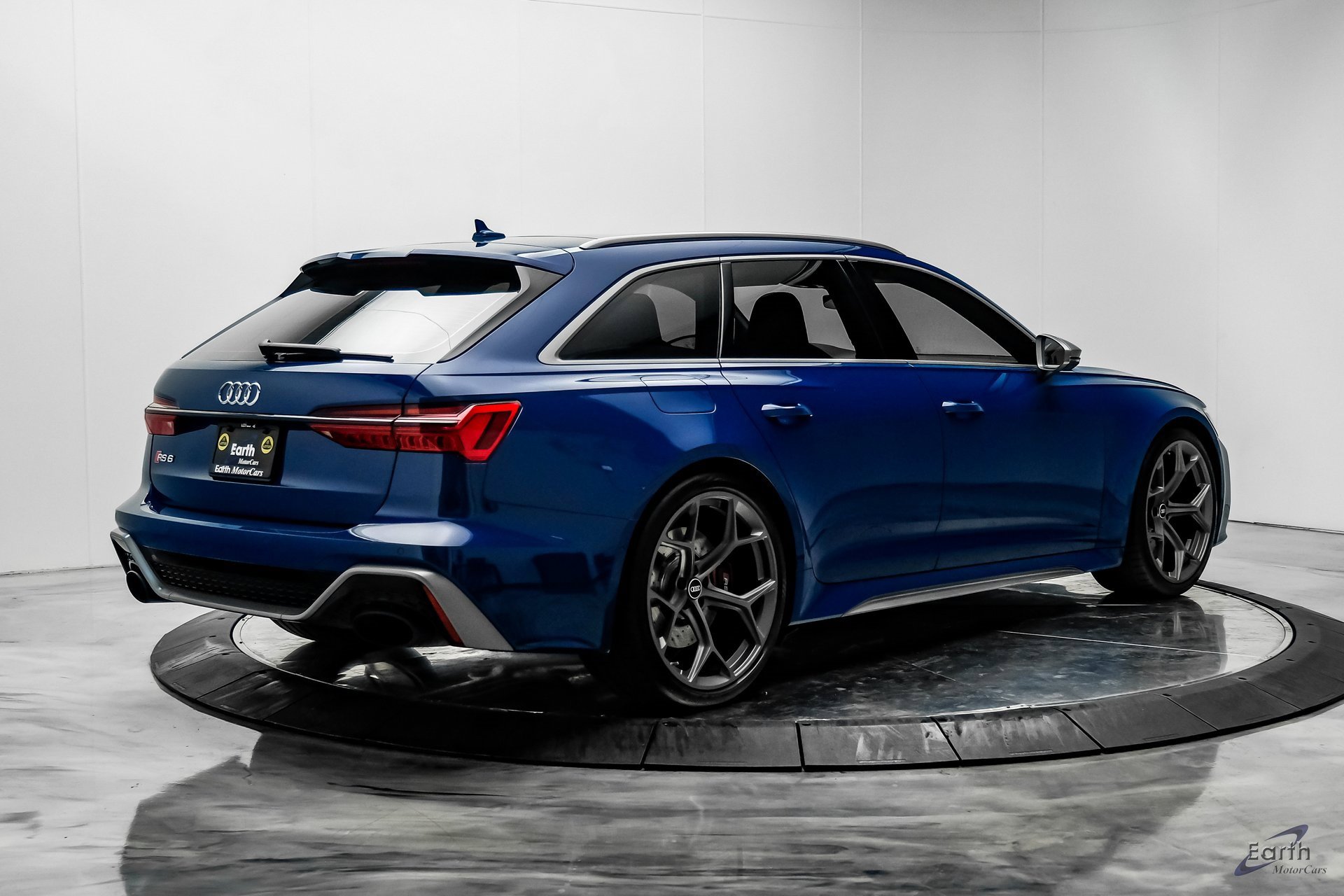 Used 2025 Audi RS 6 performance image 13