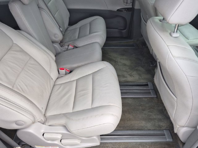Certified 2018 Toyota Sienna XLE w/ XLE Navigation Package FWD image 32