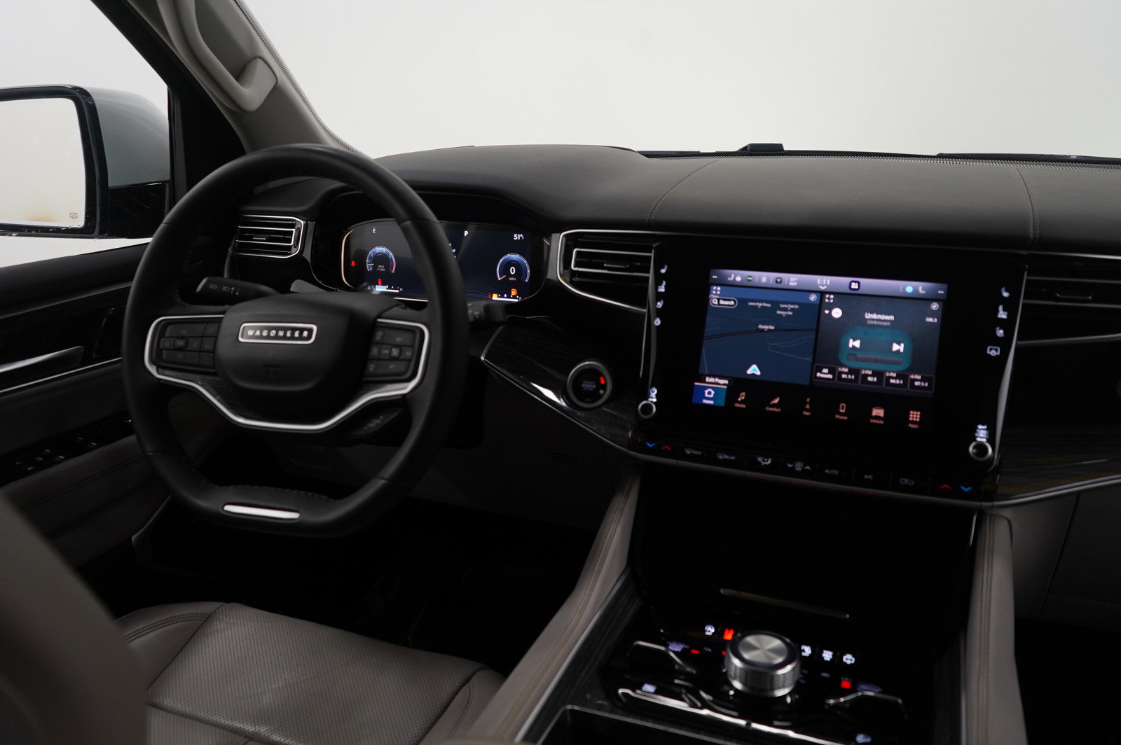 Used 2022 Jeep Wagoneer Series III w/ Rear Seat Video Group 1 image 14