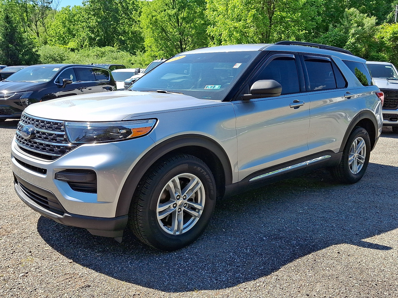 Used 2021 Ford Explorer XLT w/ Class III Trailer Tow Package AWD/4WD image 3