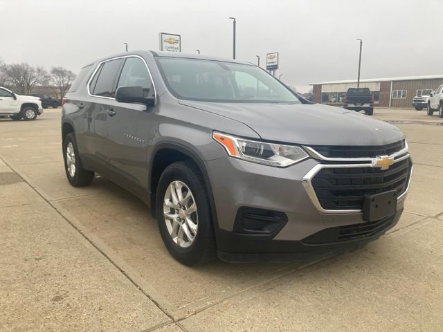 Used 2020 Chevrolet Traverse LS image 2