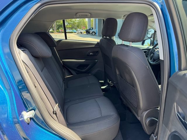 Used 2020 Chevrolet Trax LT FWD image 17