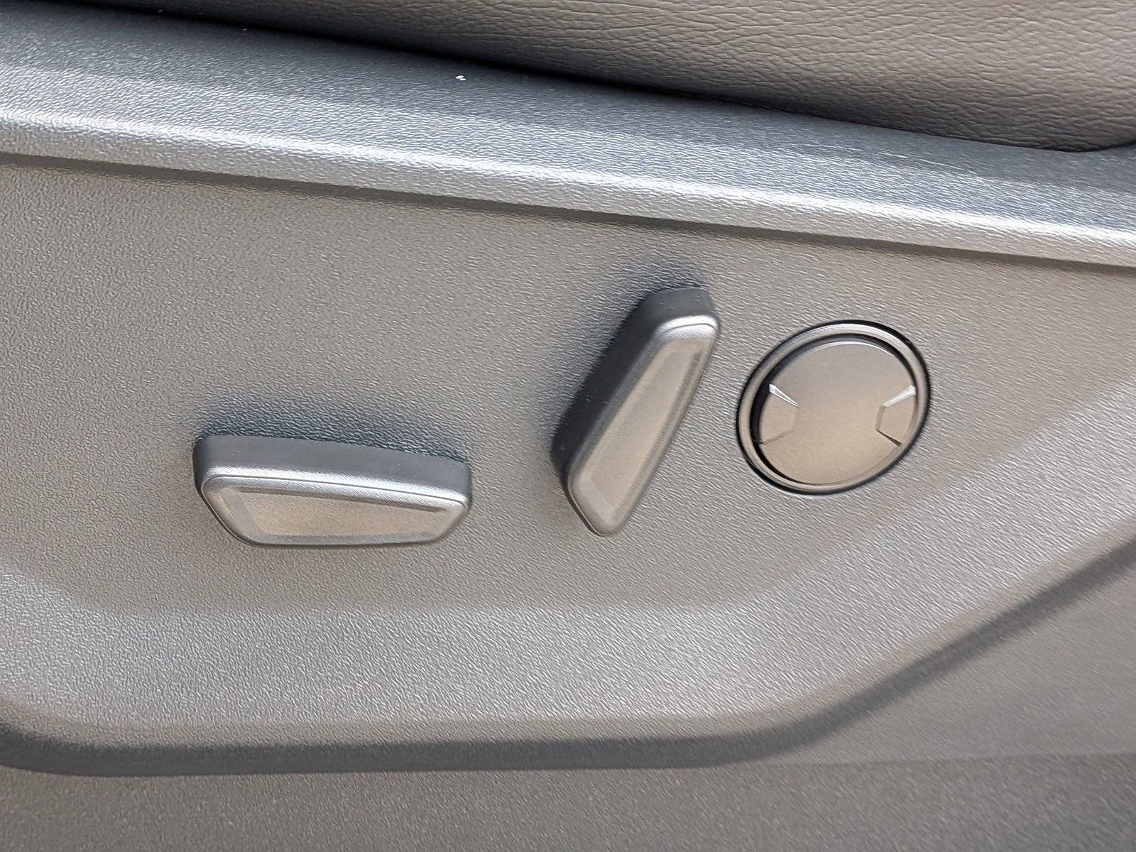 New 2026 Ford F250 Lariat w/ Black Appearance Package image 21