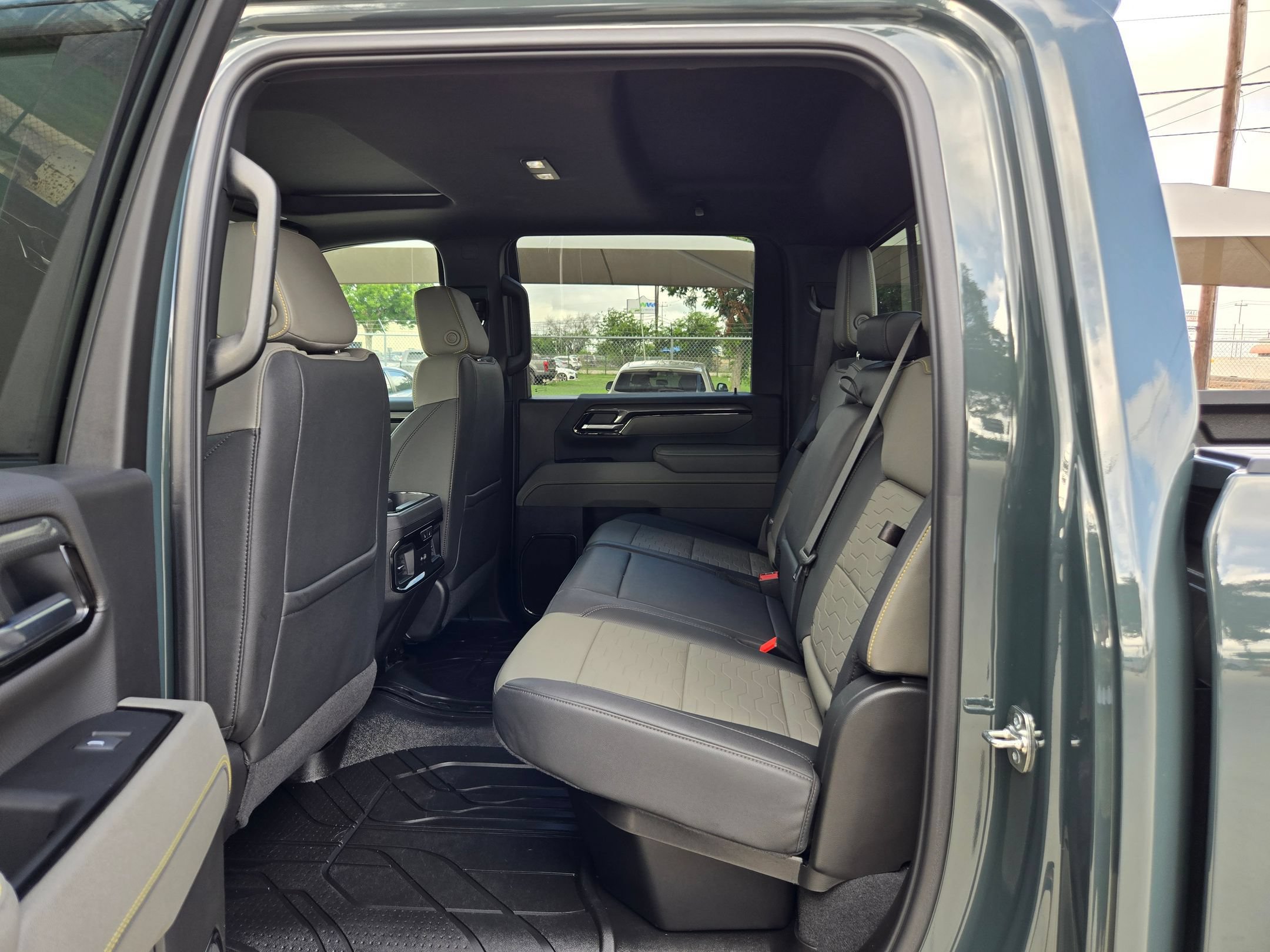 Certified 2025 Chevrolet Silverado 2500 ZR2 w/ Technology Package AWD/4WD image 20