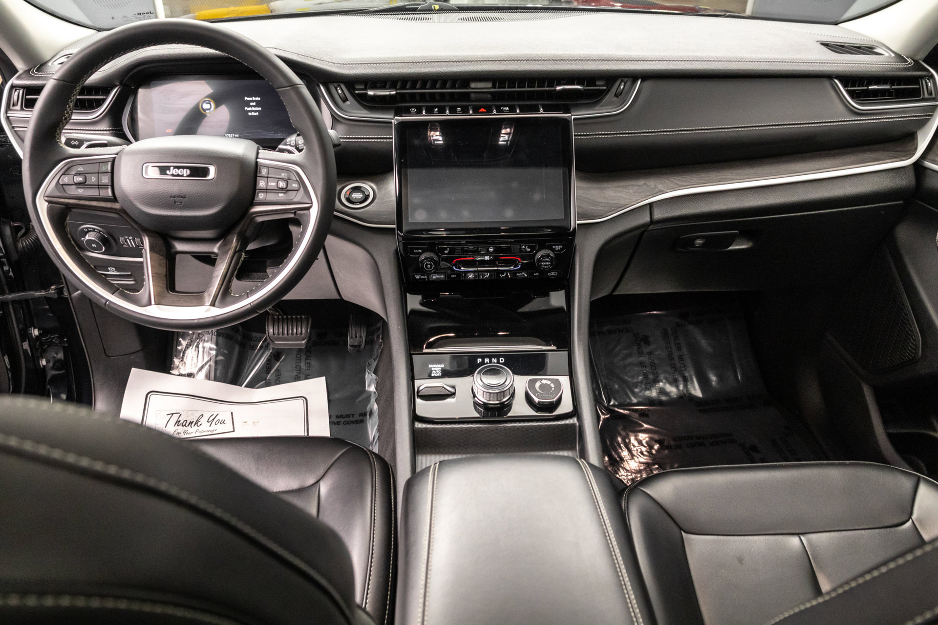 Used 2023 Jeep Grand Cherokee Limited AWD/4WD image 32