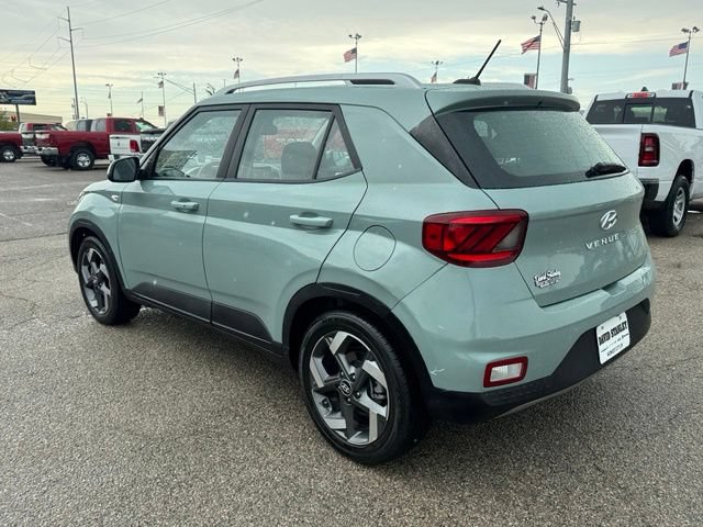 Used 2026 Hyundai Venue SEL FWD image 4