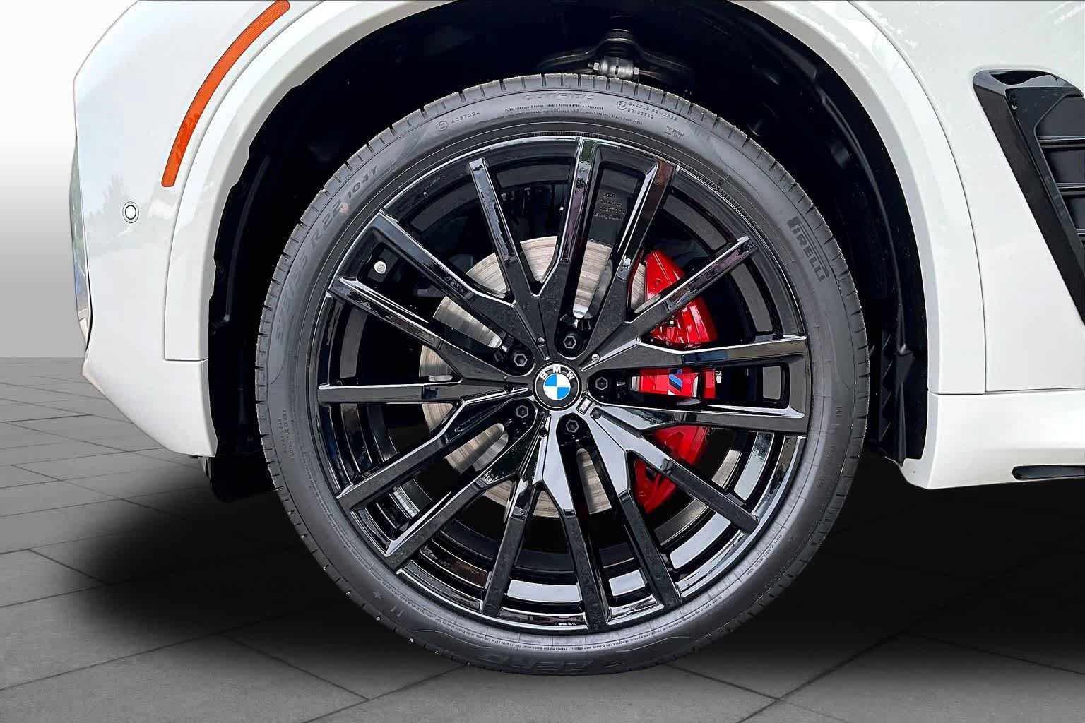 New 2026 BMW X5 xDrive40i w/ M Sport Package AWD/4WD image 11