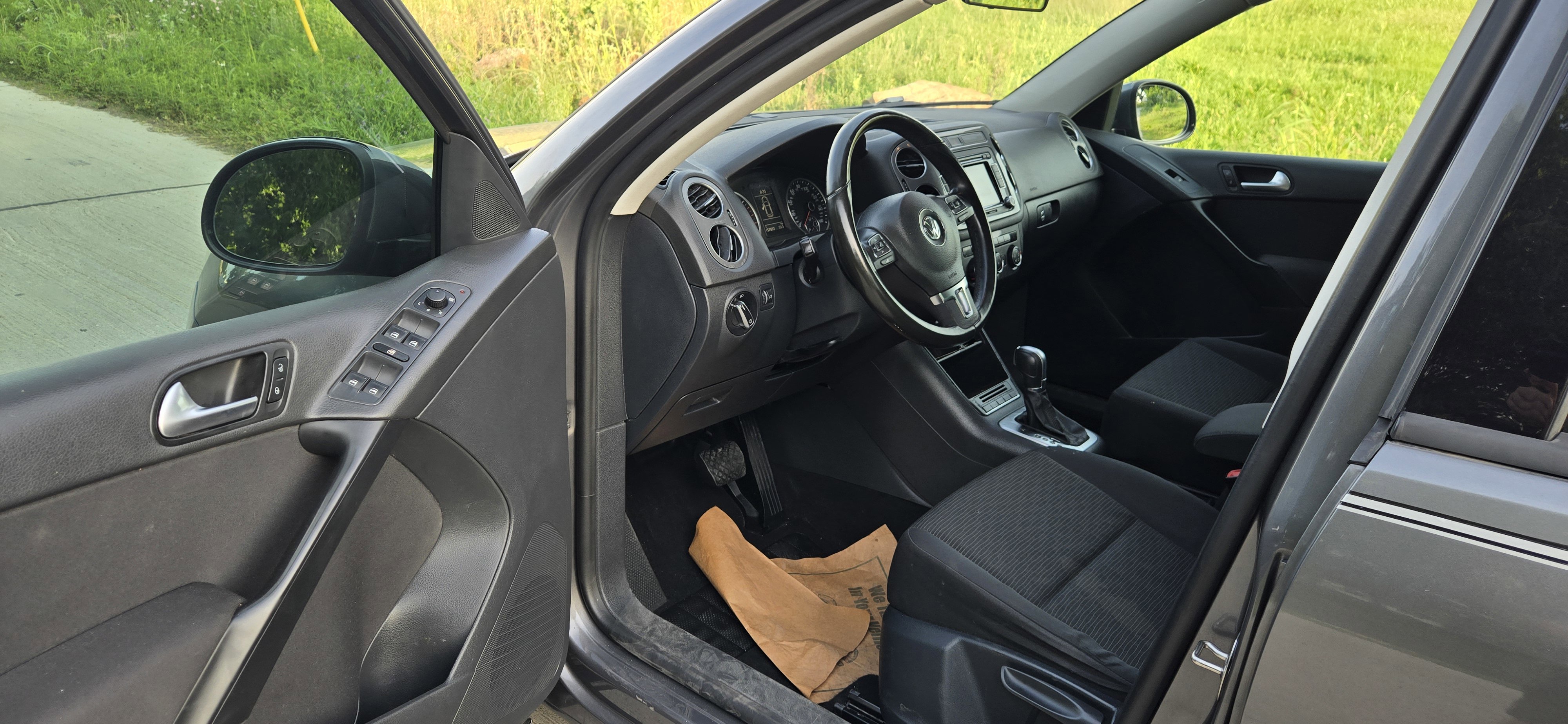 Used 2015 Volkswagen Tiguan S FWD image 17